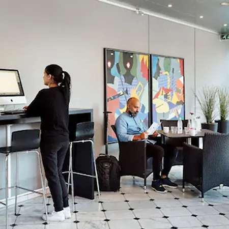 Cabinn Express-2